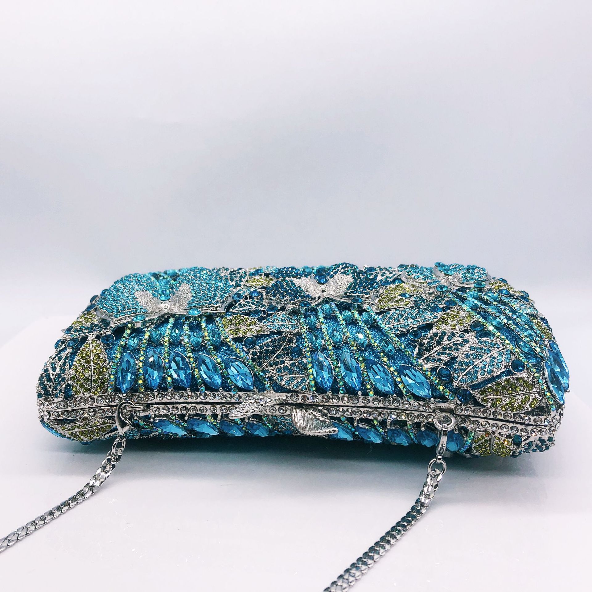 Bolsa de cena de diamante de mariposa Europa y los Estados Unidos nuevo vestido de fiesta de moda bolsa de mano de gemas bolsa de cena de diamante azul duro