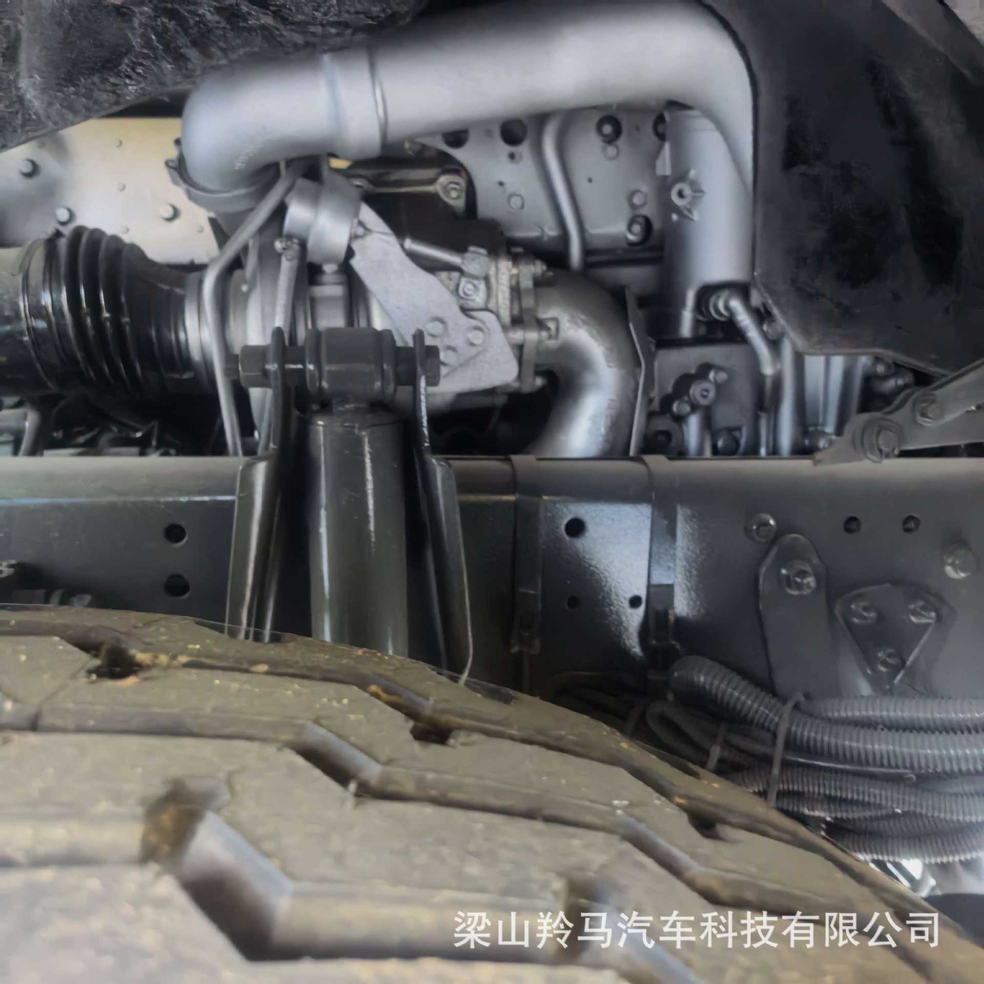 Supply of Sinotruk heavy-duty truck HOWO tractor head, semi-trailer heavy-duty trailer HOWOT7H, dual-drive tractor head