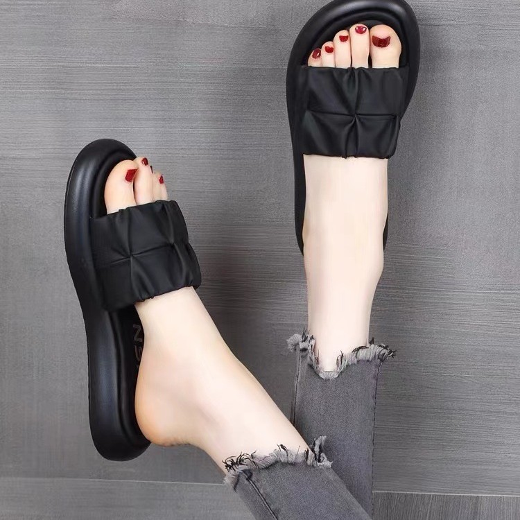 2026 zapatillas de verano de estilo de moda de una palabra zapatillas de mujer con falda de playa zapatillas frías