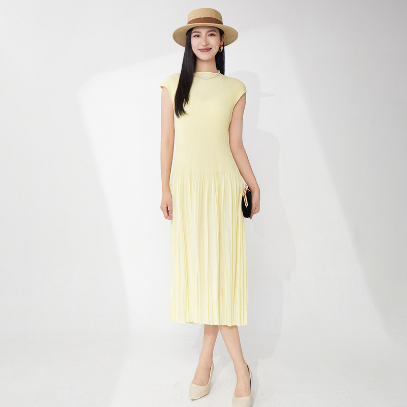 Miyake Dress for Women, Summer High-End Fashion, Age-Reducing, Elegant A-Line Dress, Slimming, Vacation Mid-Length Dress, Stylish