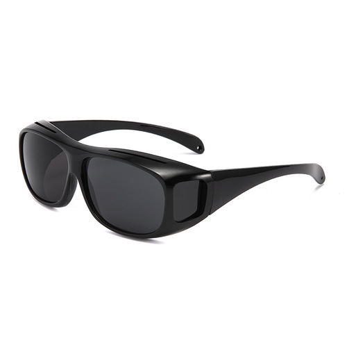 New UV-protective stylish sunglasses, windproof and sand-resistant cycling night vision multi-functional clip-on sunglasses with anti-glare feature.