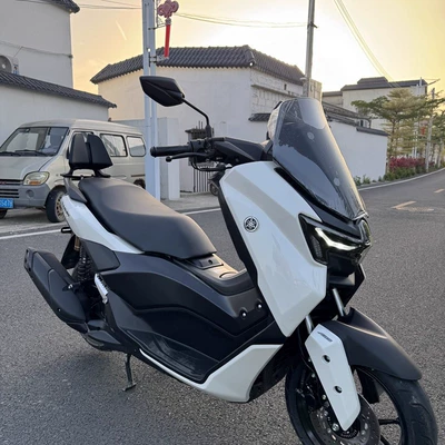Lumbar Support, Motorcycle tail