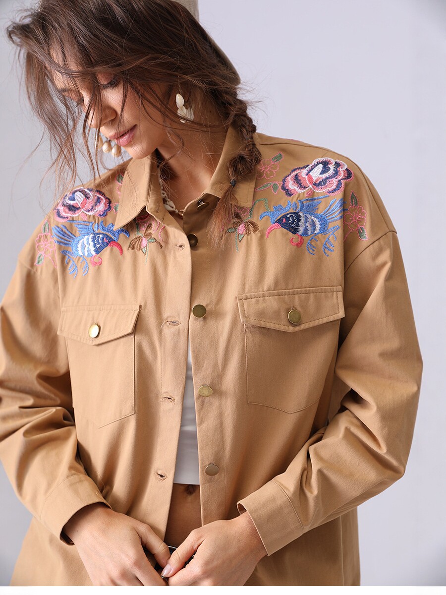 Europa y Estados Unidos retro bordado camisa de trabajo mujer abrigo de manga larga con solapa suelta primavera y otoño nuevo estilo de moda versátil chaqueta