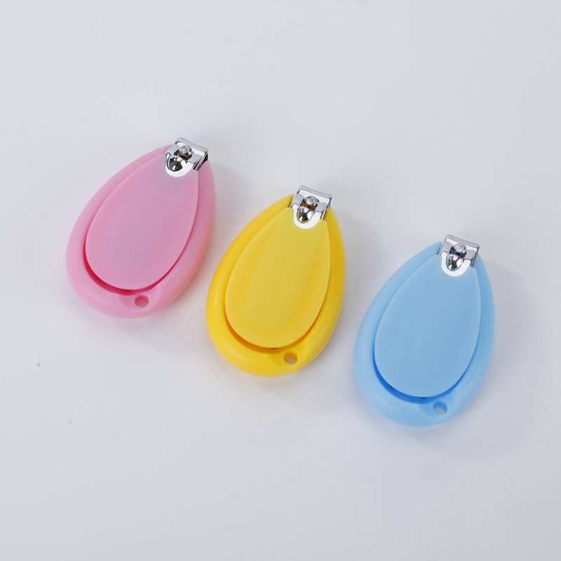 Детские кусачки для ногтей (случайный цвет)