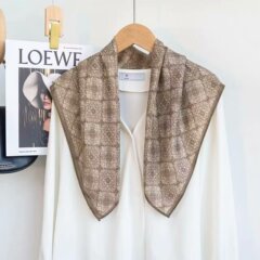 マフラーの女性70cmの人の字の紋様のマフラーの腰の果実の花のファッションはカシミヤの波の点をまねて雰囲気感を合わせて新型を飾ります。