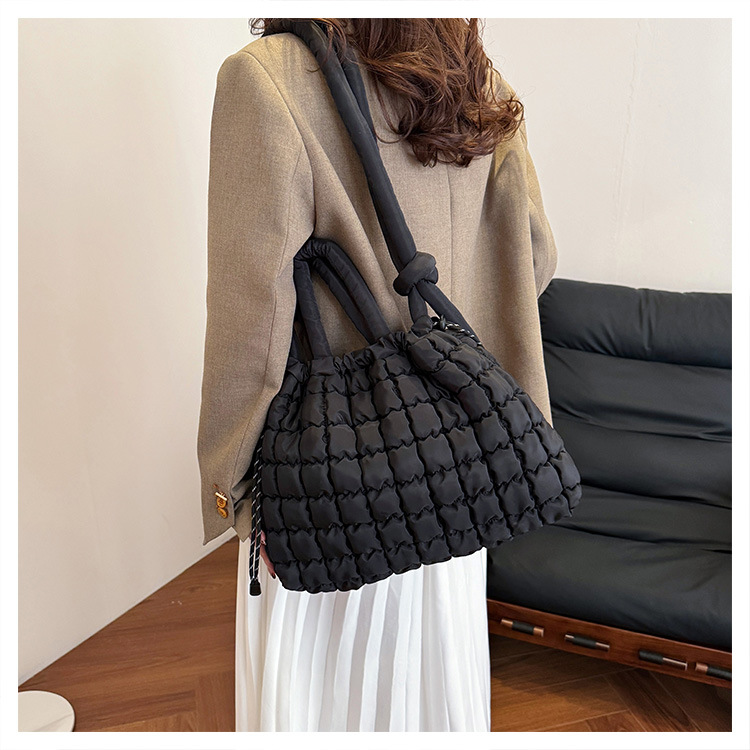 762g Weight Polyester Lining Material Sewing Thread Fashion Element Magnetic Buckle Closure Type Single Shoulder Strap Strap Type Tote Bag Bags Type Daily, Street, Shopping Occasion Nylon Material Solid Color Pattern Autumn&Winter Season Women's Gender Elegant, Classic Style Style Square Shape Medium Size Women's Medium Nylon Solid Color Elegant Classic Style Sewing Thread Square Magnetic Buckle Tote Bag 29