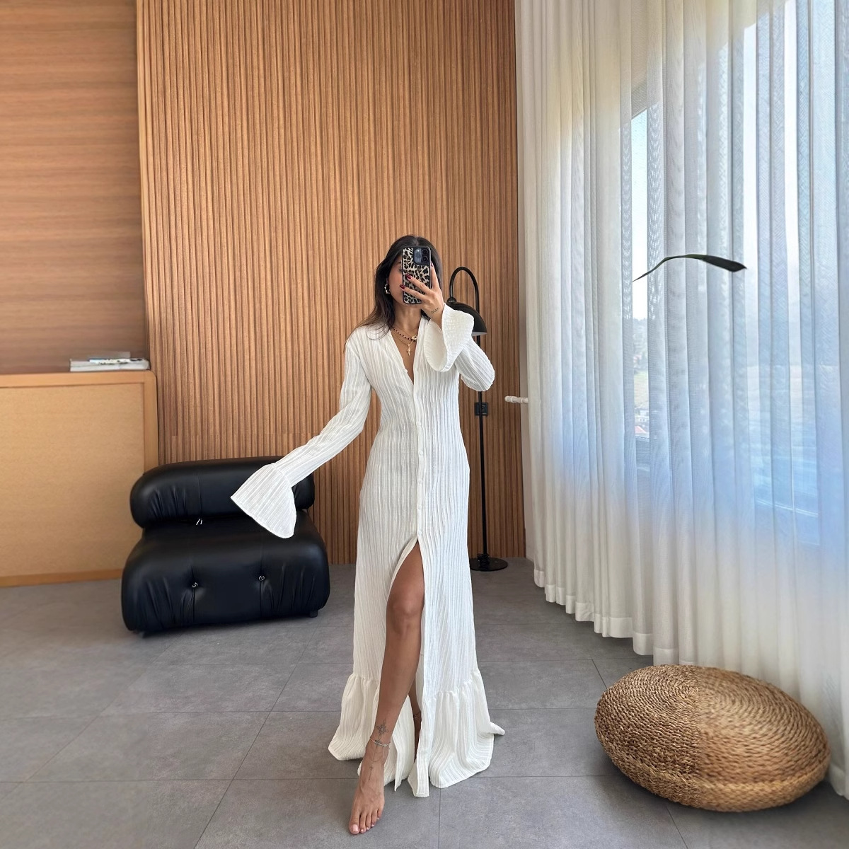 Design fitted solid color dress