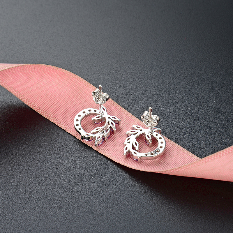 Pendientes de diamantes de hoja fresca pendientes de estilo japonés y coreano s925 pendientes de circón de plata pendientes redondos elegantes de las mujeres