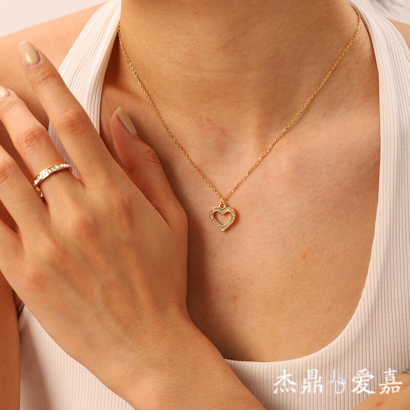 18K Gold Vacuum Electroplated Heart-Shaped Necklace Stainless Steel Transparent Zircon Hollow Pendant Women's Ins Style Rose Gold 18K Gold Vacuum Electroplated Heart-Shaped Necklace Stainless Steel Transparent Zircon Hollow Pendant Women's Ins Style Rose Gold