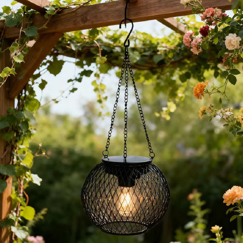 太阳能铁艺灯笼灯复古网格吊灯户外花园庭院装饰镂空网球灯笼