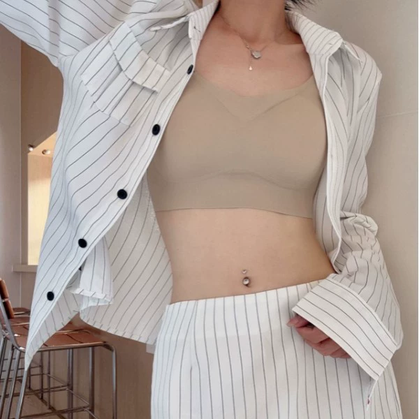 Foundation, invisible silk supporting elastic light and thin underwear, comfortable breathable bra, no trace