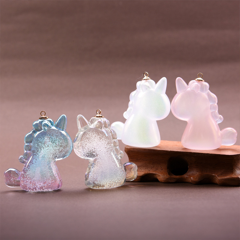 Cute and dreamy unicorn keychain pendant for girls, suitable for office, living room, bedroom decoration, and as a couple's bag accessory Cute and dreamy unicorn keychain pendant for girls, suitable for office, living room, bedroom decoration, and as a couple's bag accessory