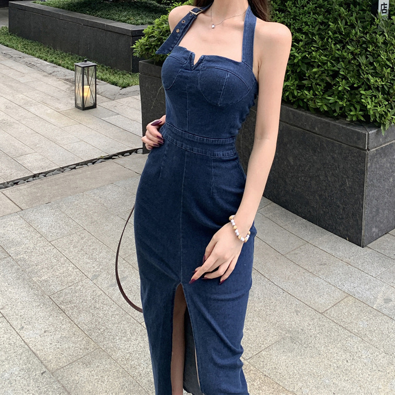 Hot girl's backless denim halter dress for women, summer slit bodycon dress, elegant waist-cinching mid-length dress that accentuates the figure Hot girl's backless denim halter dress for women, summer slit bodycon dress, elegant waist-cinching mid-length dress that accentuates the figure