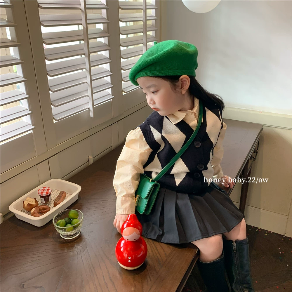 Новинка осени 2023, стеганый свитер для девочек, жилет в корейском стиле, костюм с юбкой для маленьких девочек, бесплатное сочетание