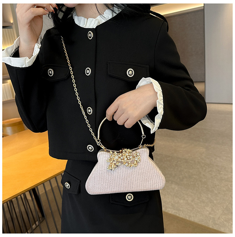 Women's Small Pu Leather Solid Color Elegant Vintage Style Lock Clasp Evening Bag display picture 12