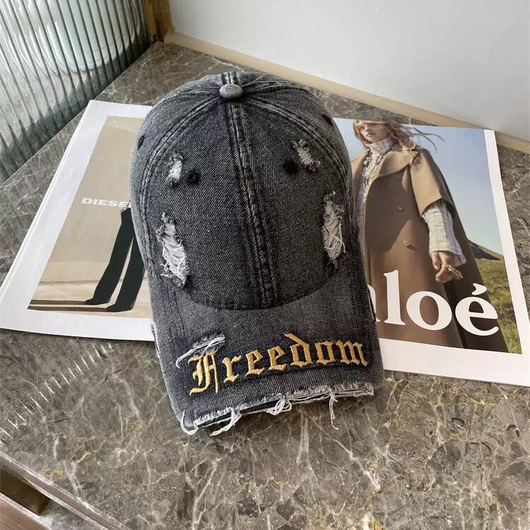 Primavera y verano nuevo estilo de moda personalizado con gorra de bisel cuadrado, gorra de béisbol agujero suave, gorra de corte de moda para mujeres, gorra de lengua para hombres