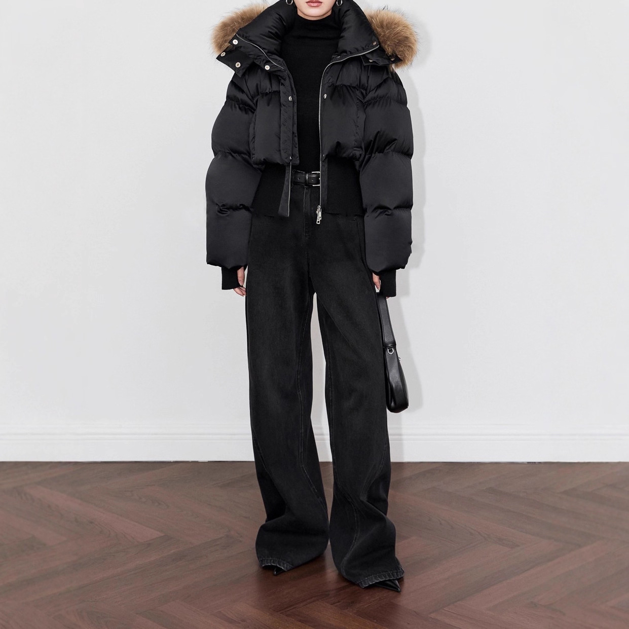 2025 Autumn and Winter Short Design Retro Fashion Hooded Threaded Fur Collar down Jacket for Women