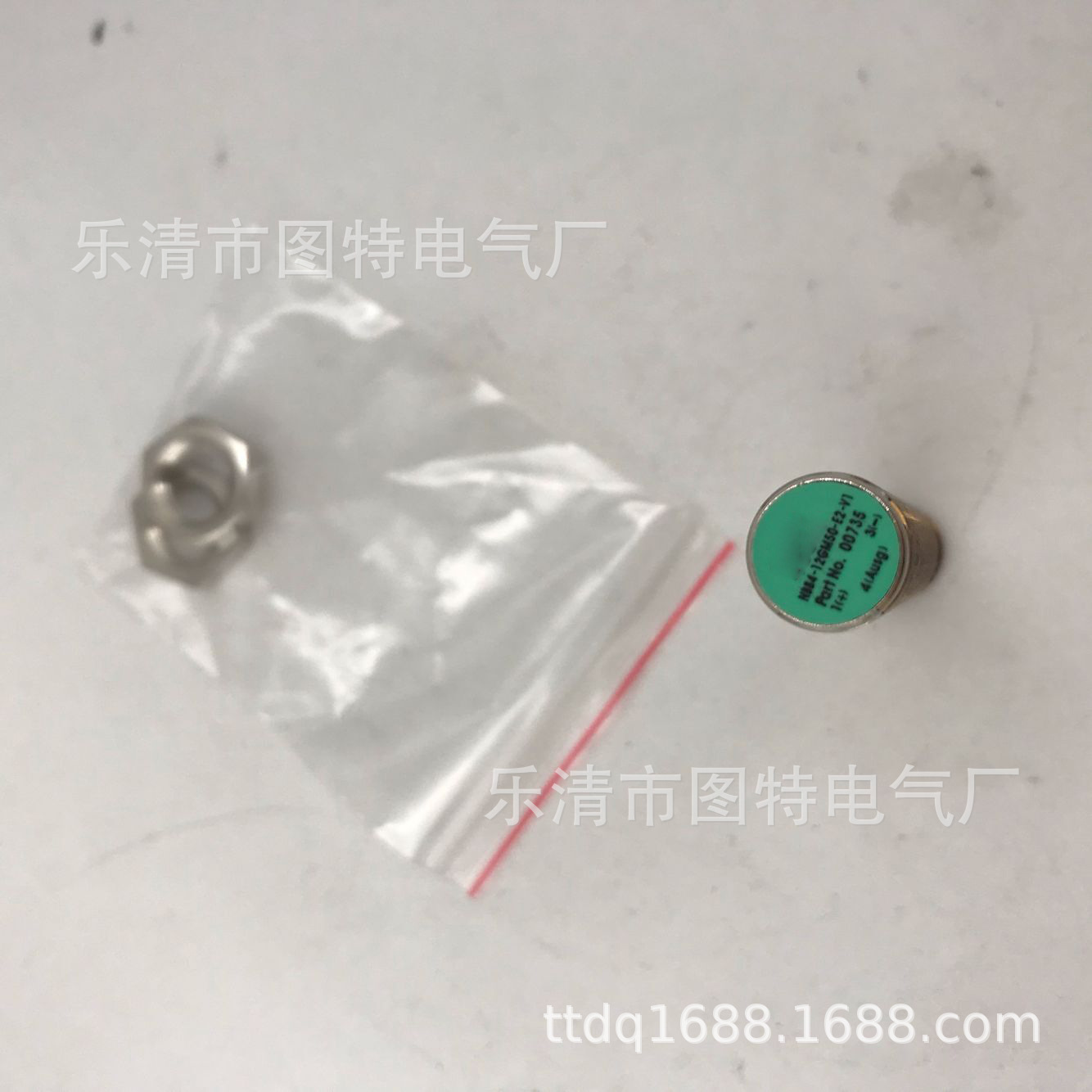 销售 全新接近开关NBB8-18GM60-A2 NBB8-18GM60-A2-V1质保一年