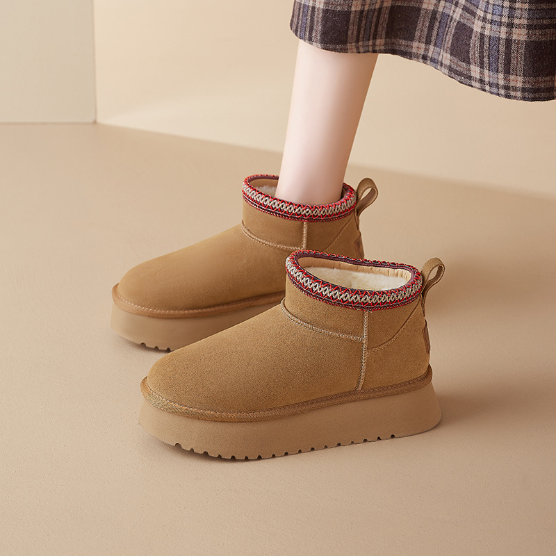 Botas de nieve para mujeres, 2025 nuevas botas de invierno de lana gruesas, muffins gruesas, zapatos de algodón.