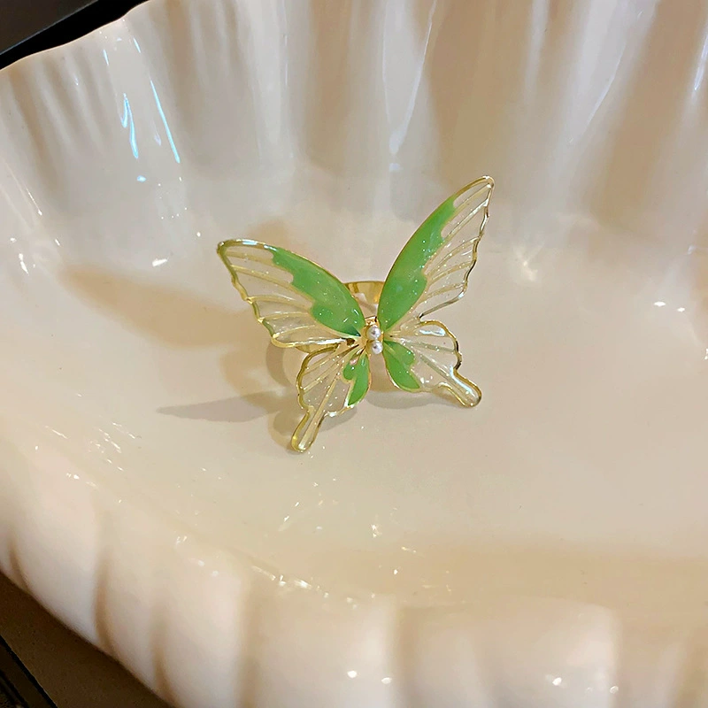 П fashionable ring with zircon?