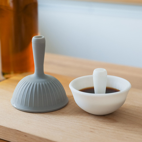 Household large-diameter oil pouring funnel retractable kitchen multi-functional silicone funnel condiment dispensing long-neck funnel