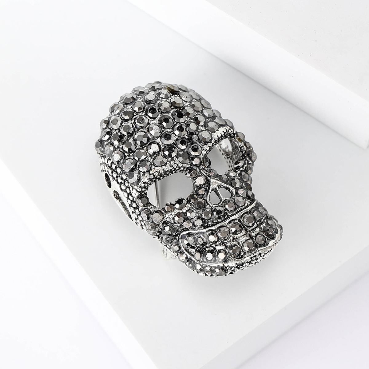 Banquet, Party, Street Occasion Alloy Material Skull Pattern Punk Pin Skull Alloy Plating Inlay Rhinestones Women's Brooches