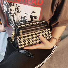 手拿包女气质2025新款可放手机手抓包时尚大牌高端手包手腕带钱包