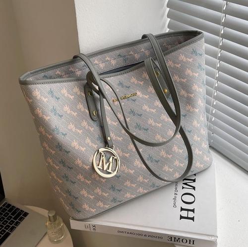 High-quality texture women's large capacity  new summer versatile simple shoulder bag for school commuting tote bag