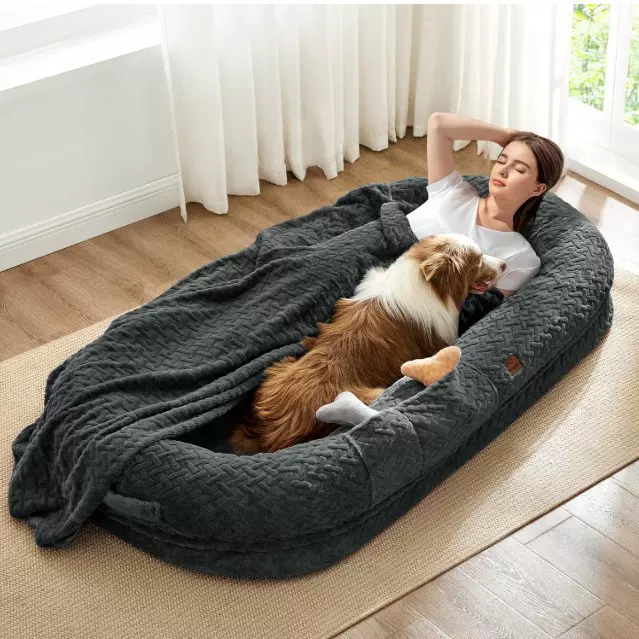 定制人型狗床豪华仿毛皮超大尺寸狗床带便携手柄