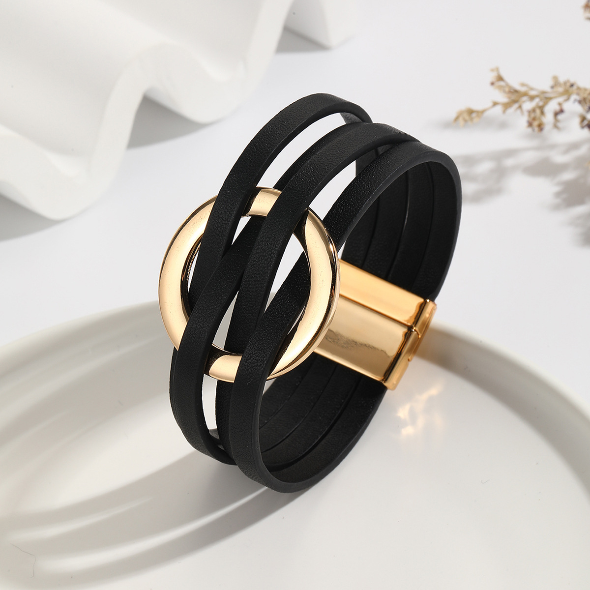 Classic Style Round Pu Leather Alloy Criss Cross Plating Women's Bangle display picture 3