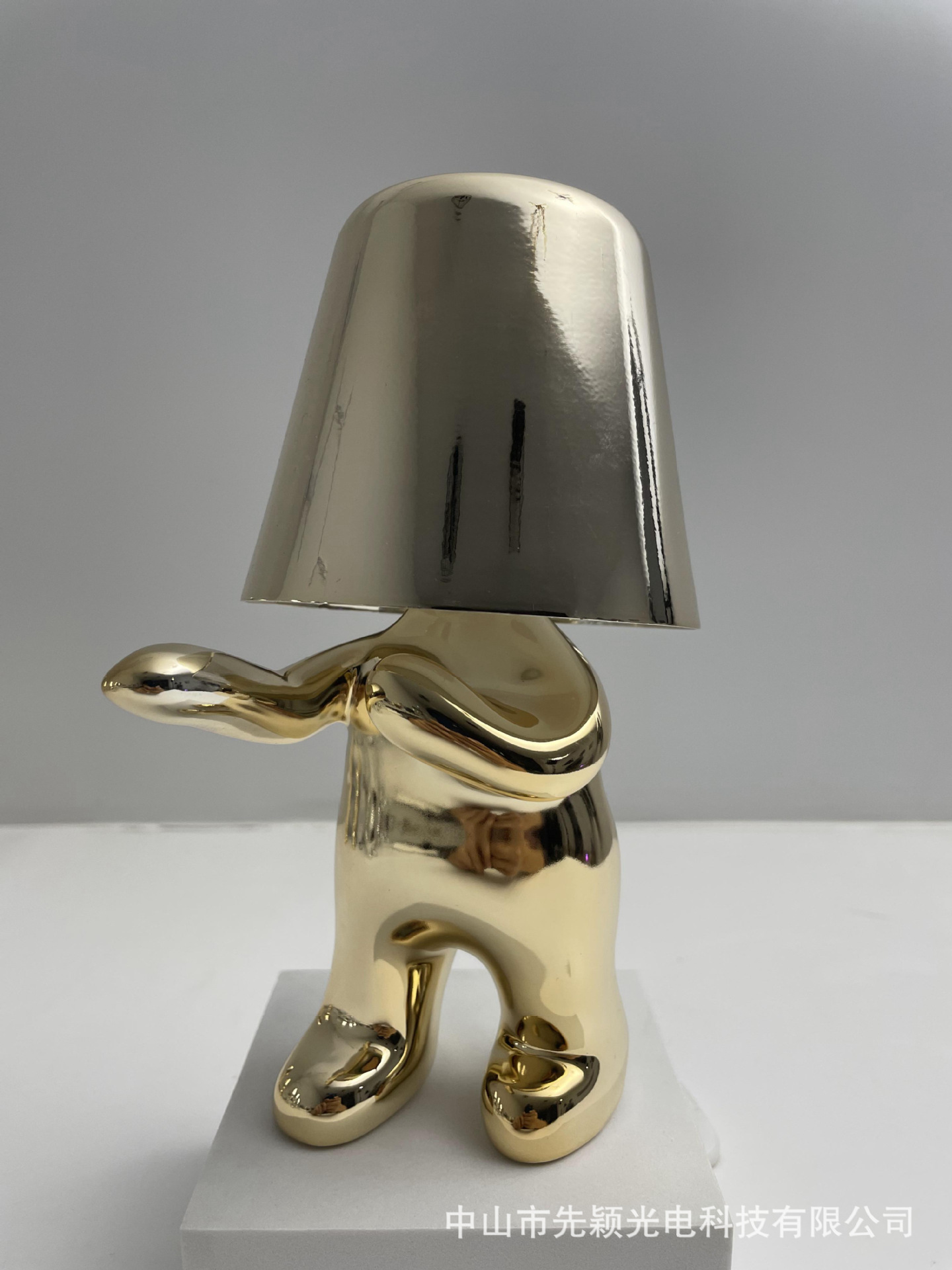 Fábrica transfronteriza Hermanos de oro lámpara de mesa decoración noche luz lámpara pensador