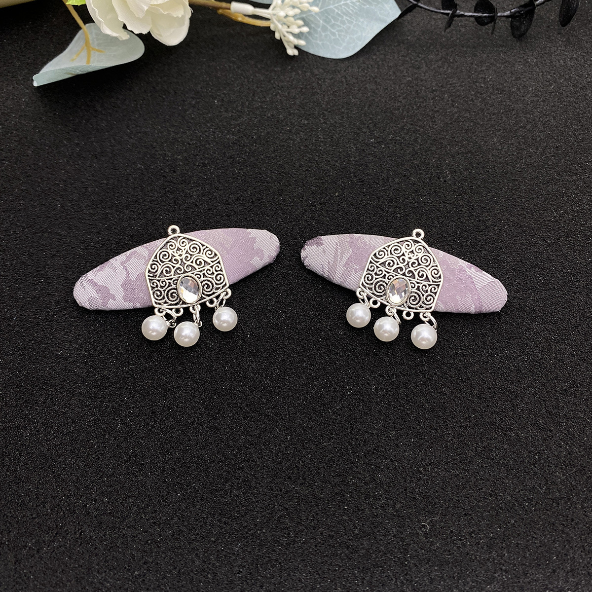 Mongolian-style fabric hair clips, featuring a traditional Mongolian yurt design with sparkling rhinestones, a versatile and elegant hair accessory
