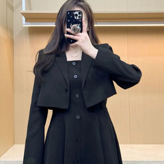 黑色吊带连衣裙子女2025初秋款今年流行长裙早秋气质穿搭赫本风
