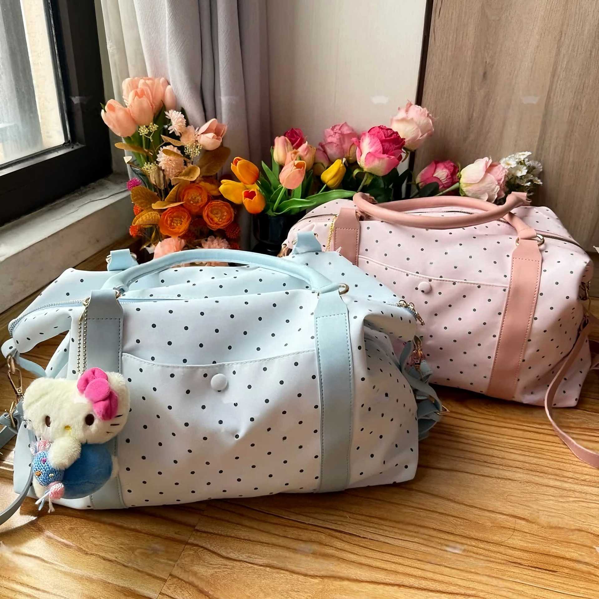 Large-capacity travel handbag for short trips, lightweight storage gym bag, versatile casual hand luggage bag