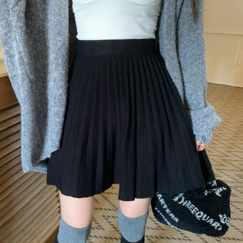 Pleated skirt women's autumn and winter  new Korean version high-waisted A-line slim design versatile knitted skirt