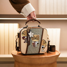 北包包可爱小包包包2025新款日系卡通小熊单肩小方包女士百搭斜挎