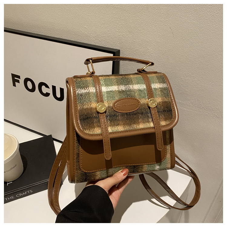 thumbnail image 1 of Bolso de mujer de alta calidad para otoño e invierno 2025, nuevo diseño de moda coreana, mochila de hombro grande y gran capacidad., 1 of 10