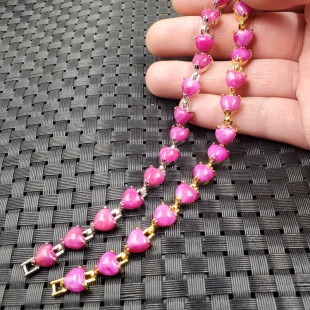 ��ʯ����һ���������朷�ɫ�A�����ʯӢ�������������Ҵ�