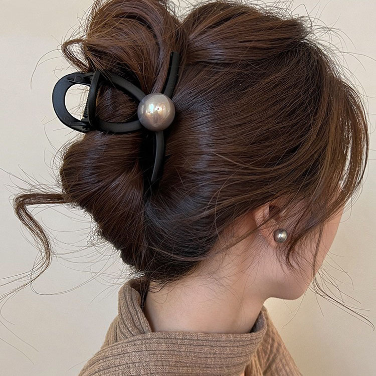 Gray beads matte black medium size - about 8cm