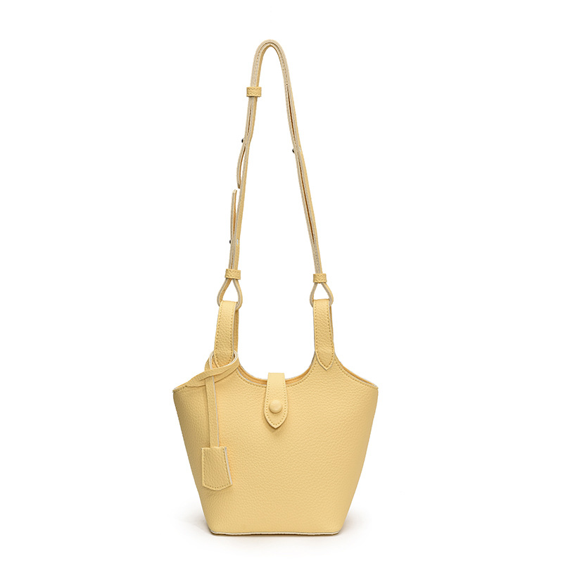 Bolsos de cesta de verduras populares de este año para mujer 2025 nuevo bolso de hombro súper caliente bolso de cubo de ocio simple