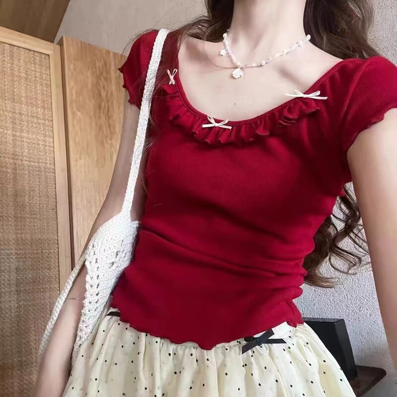 Beautiful and Exquisite French-Style Slim-Fit Short Knit T-Shirt with a Slimming Effect, High-End Feel, and Unique Ruffled Short Sleeves for Layering