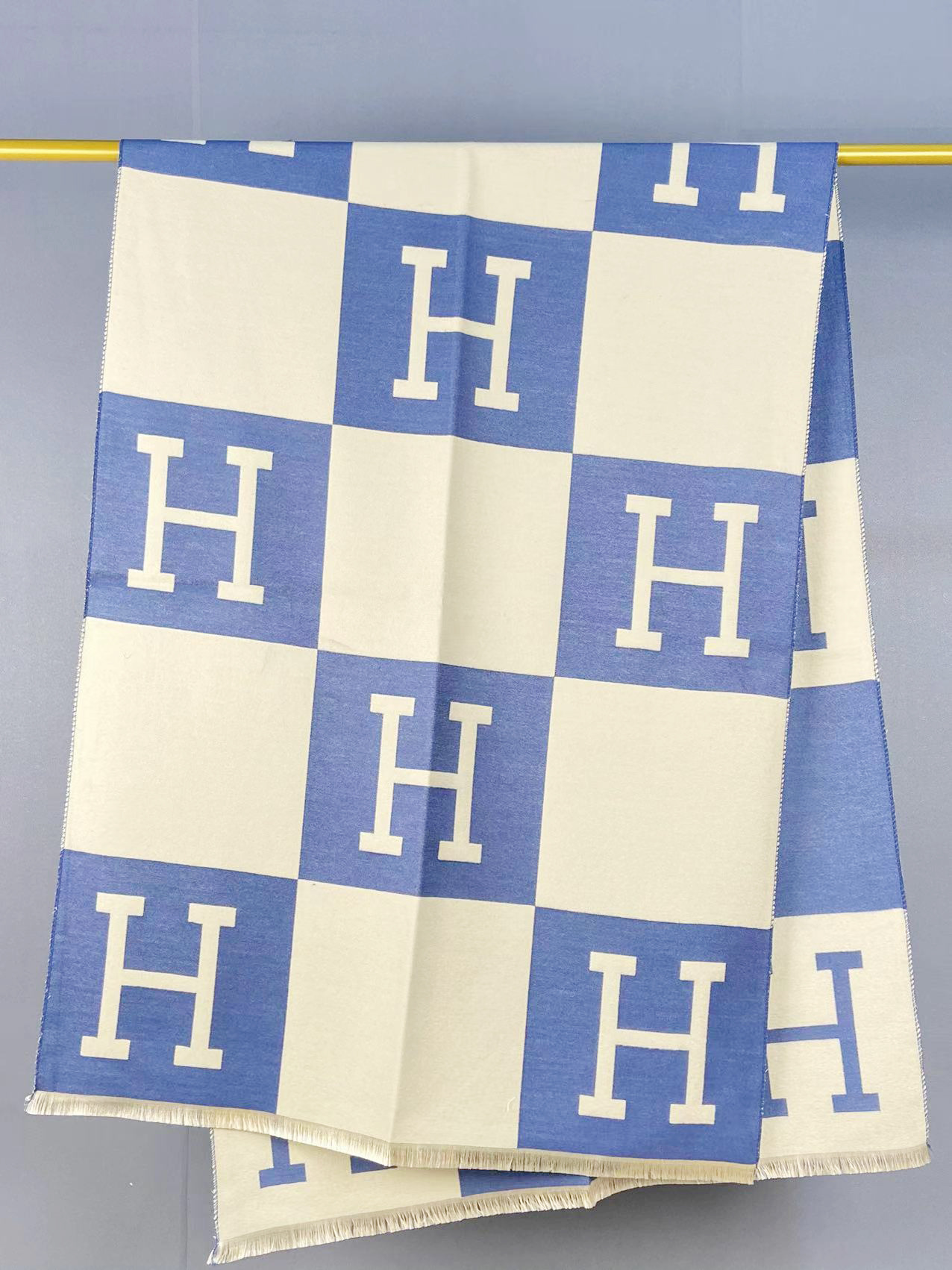 전체 화면 H 파란색