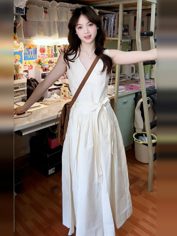 白色蝴蝶结无袖连衣裙2025独特超好看韩系穿搭温柔气质裙子女夏季|undefined
