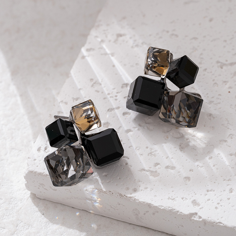 High-end Earrings For Women, Light Luxury Niche Design, Three-dimensional Sugar Cube Earrings, Fashionable Temperament, Earrings