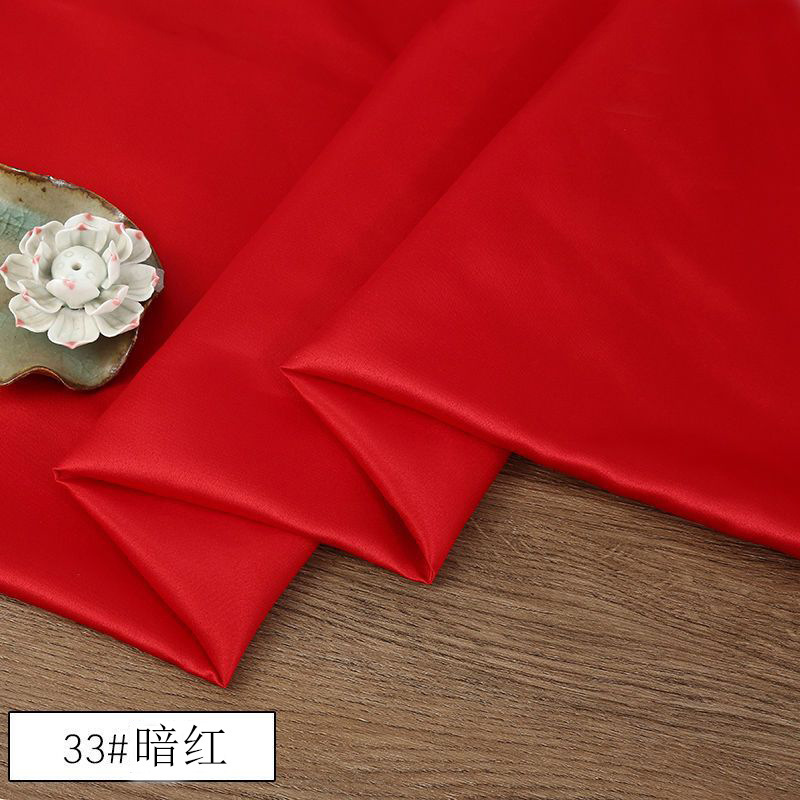 現物は高級なサテン生地のチャイナドレスを提供しています。|undefined