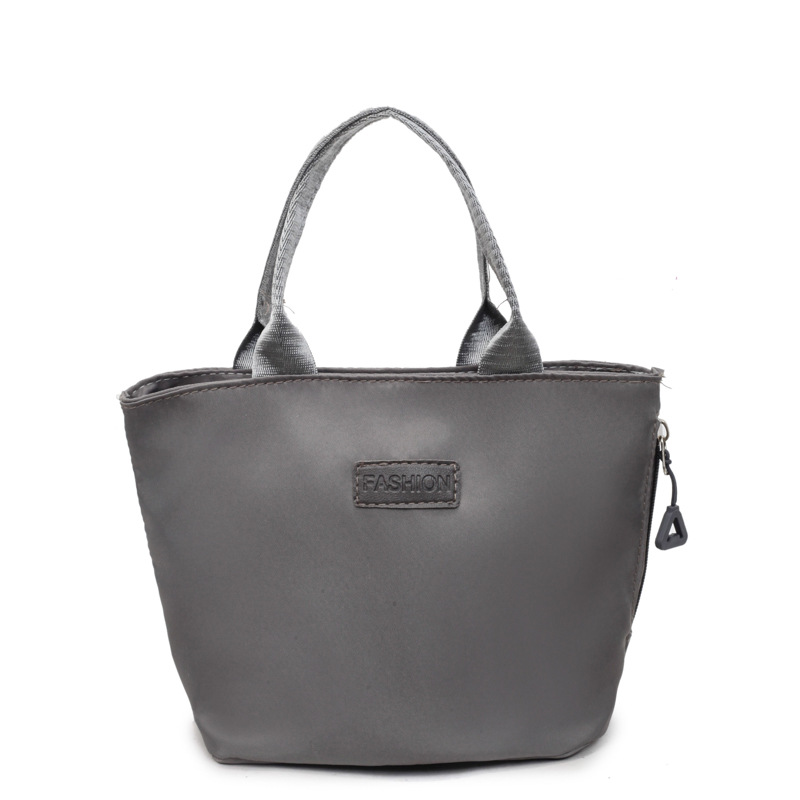 新しい 2025 夏のナイロンハンドバッグ韓国スタイルのファッションレディースバッグカジュアル布バッグ通勤多用途ハンドバッグ