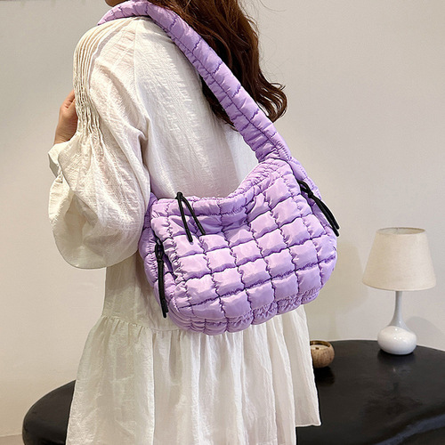 Cross-border wholesale 2024 summer new fashion simple trend casual pleated large capacity cloud pattern shoulder bag and crossbody bag