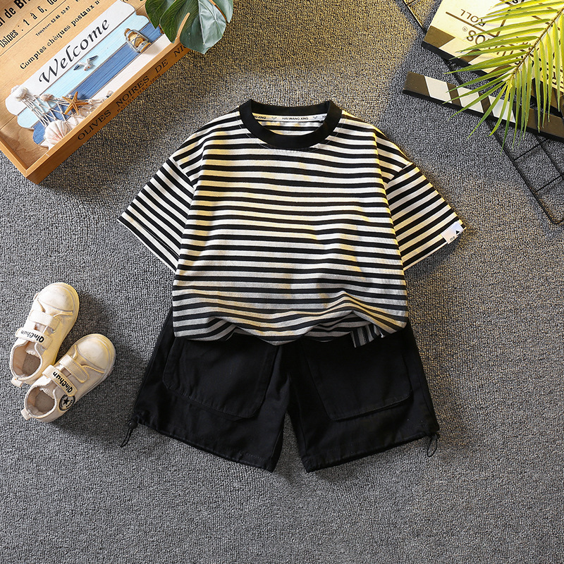 5695 traje de manga corta para niños 2025 verano nuevo bebé a rayas deportivo suelto de dos piezas fresco y guapo