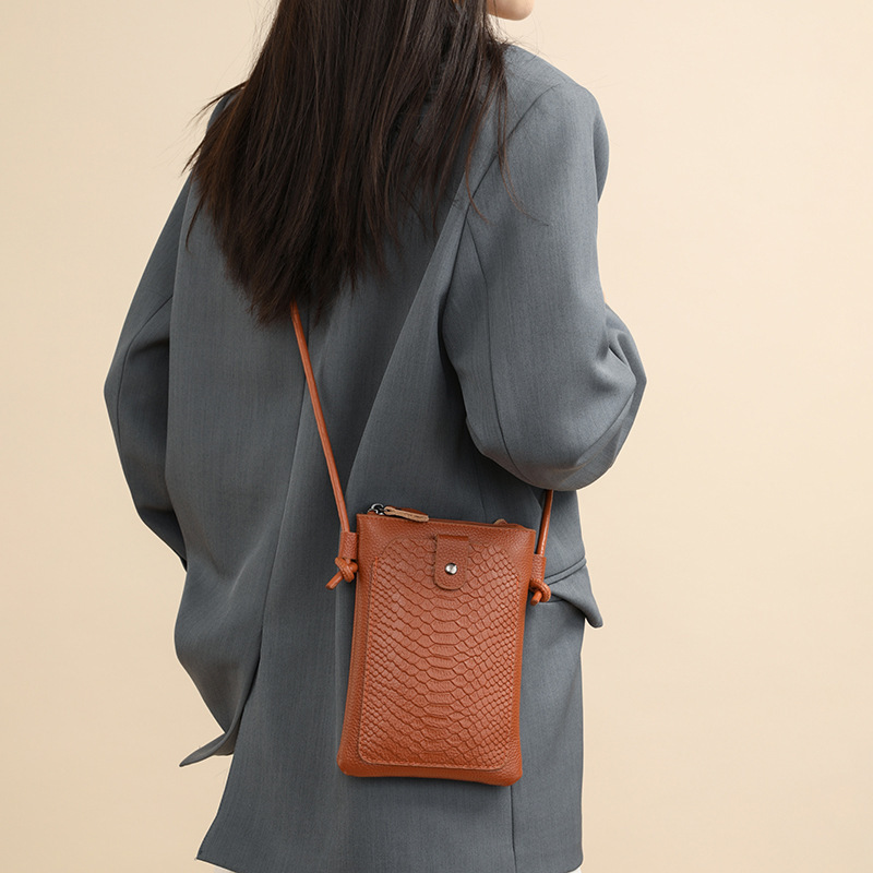2026 New Model Top Layer Cowhide Women's Crossbody Bag, Light Luxury with a High-End Feel, Versatile and Unique Design Mobile Phone Bag 2026 New Model Top Layer Cowhide Women's Crossbody Bag, Light Luxury with a High-End Feel, Versatile and Unique Design Mobile Phone Bag