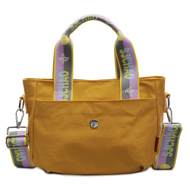 Versión coreana del bolso de moda para mujer 2025 verano nueva moda simple pequeño bolso cuadrado casual mensajero de viaje bolso especial